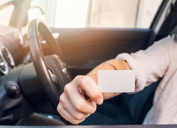 Quels avantages à faire sa carte grise en ligne ?