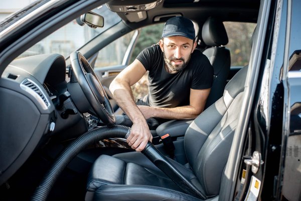Quelles sont les fonctionnalités principales d’un aspirateur de voiture ?