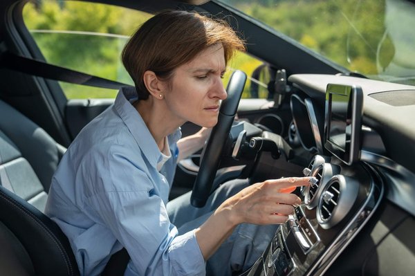 Les secrets d'une voiture qui sent bon : découvrez !