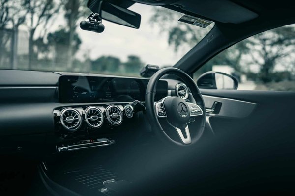 Les films de sécurité pour vitres latérales sont-ils efficaces contre les éclats de verre en cas d'accident?